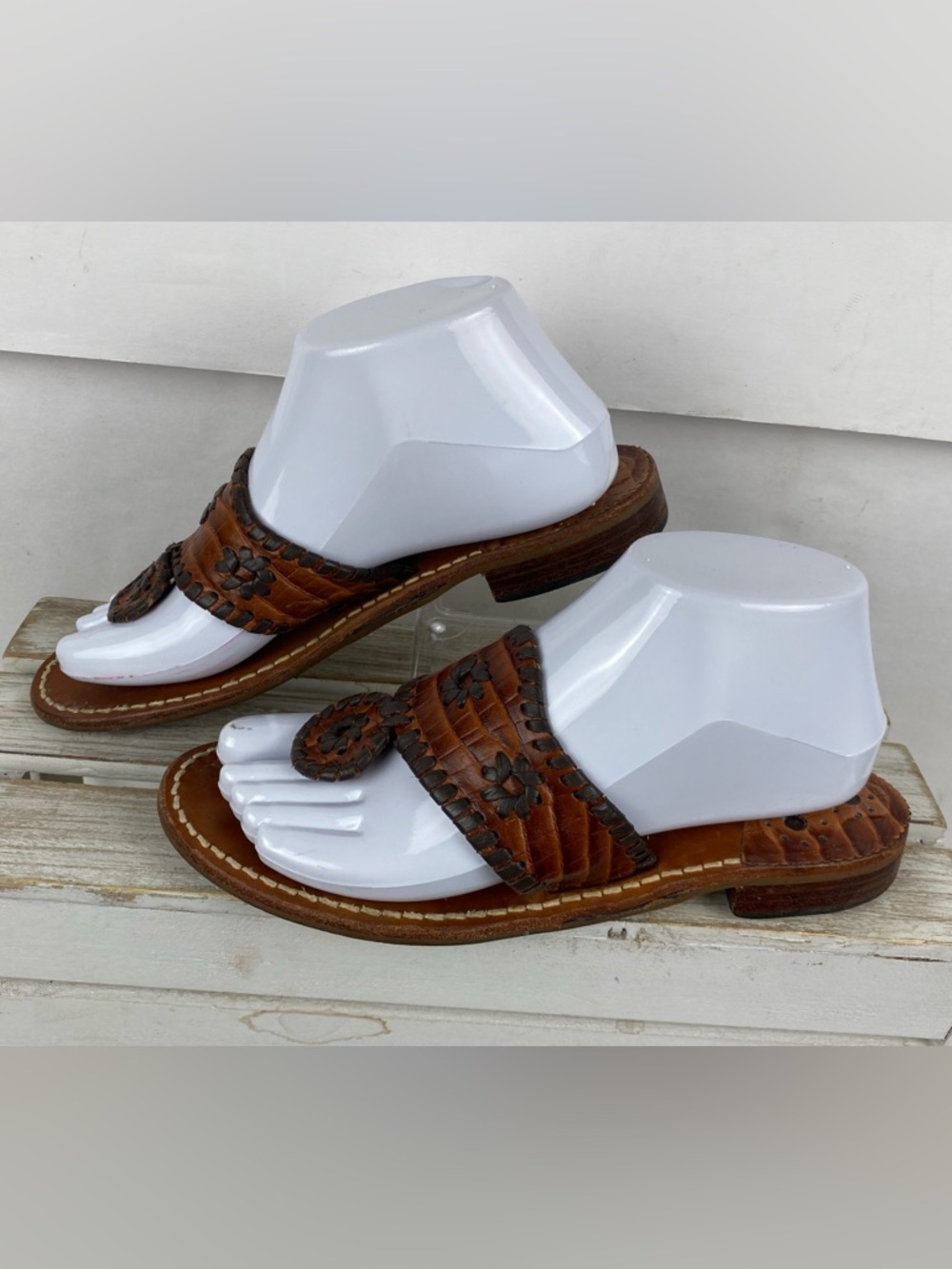 Jack Rogers Navajo flat sandals in a brown crocodile-embossed leather finish 7M - Picture 8 of 15